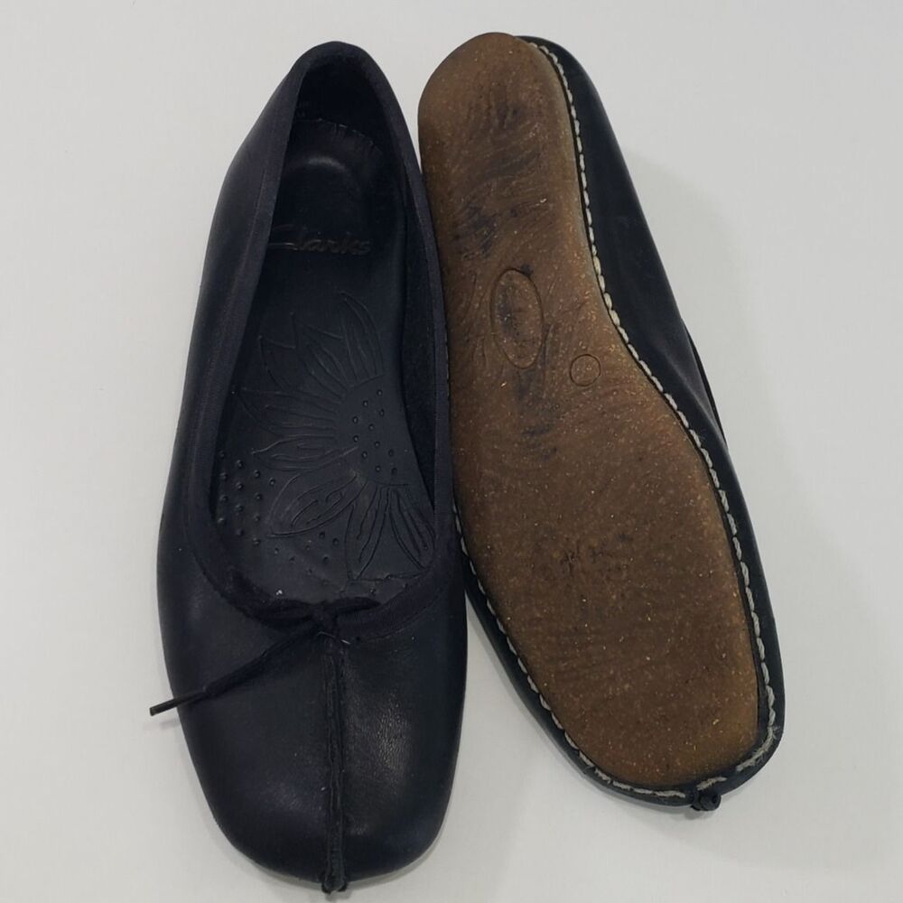 Clarks Women's Black Leather Ballet Flats, Size 7 B - Picture 6 of 9